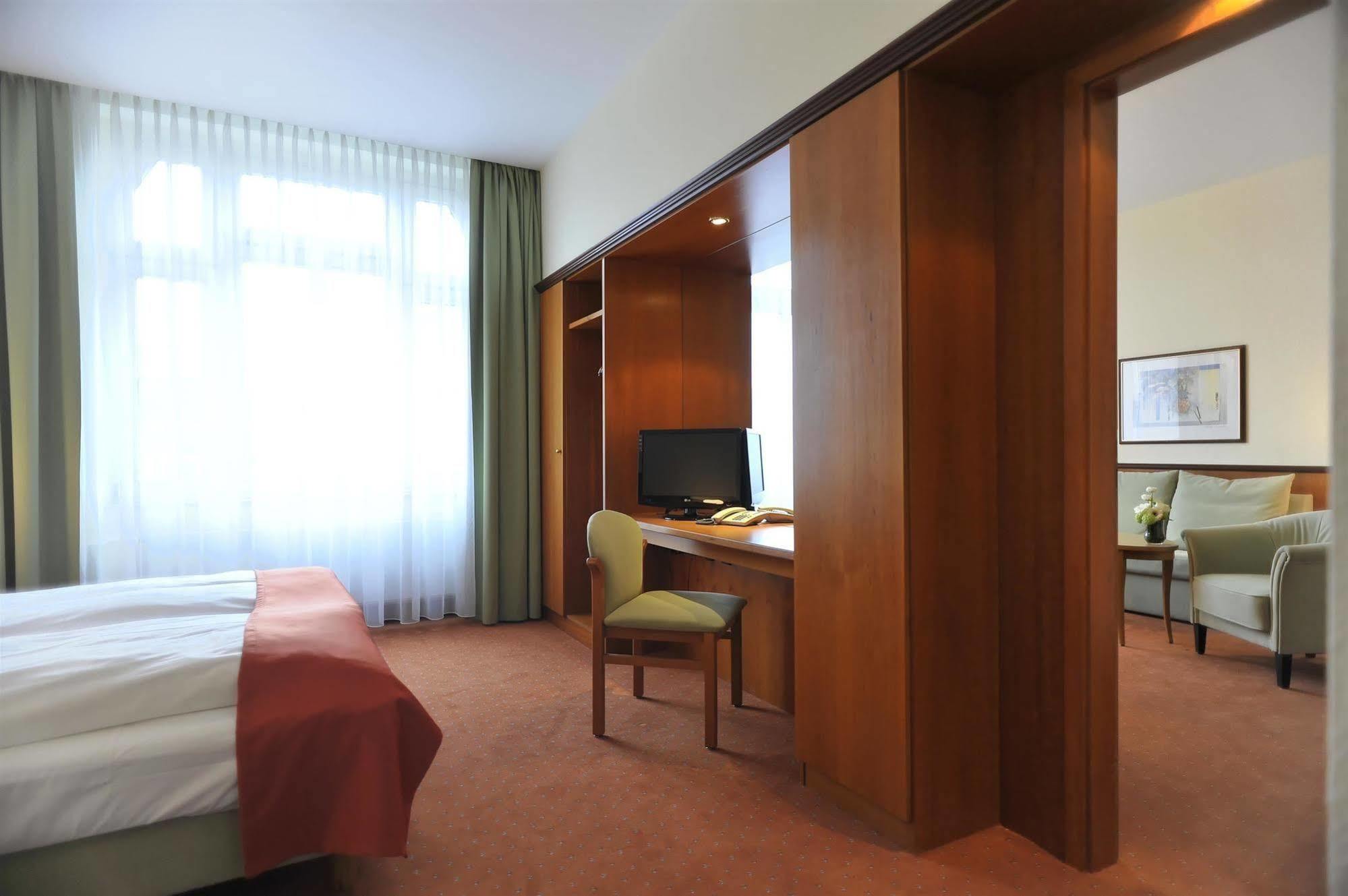Best Western Plus Hotel Excelsior Ерфурт Екстер'єр фото